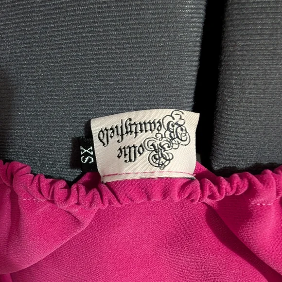 Retro Top In Fuschia - Picture 3 of 4